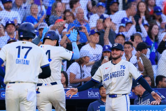 June 6, 2026, Los Angeles, California, USA: Andy Pages 44 of the Los Angeles Dodgers is showered with sunflower seeds by Alex Freeland 76 after hitting a home run during a regular season MLB, Baseball Herren, USA game against the Los Angeles Angels on Saturday June 6, 2026 at Dodger Stadium in Los Angeles, California. Dodgers defeat Angels, 9-2. JAVIER ROJAS PI Los Angeles USA - ZUMAp124 20260606_zaa_p124_069 Copyright: xJavierxRojasx