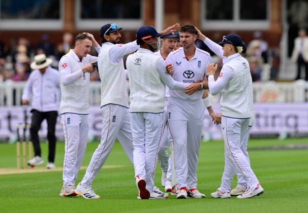 England v New Zealand, London, UK - 7 Jun 2026 Josh Tongue of England celebrates taking the wicket of Tom Blundell wicket keeper of New Zealand during Day 4 of the 1st Rothesay Test Match match between England and New Zealand at Lords , London on 7 June 2026 ( London Lords London England Copyright: xAlanxStanford PPAUKx PPA-280167