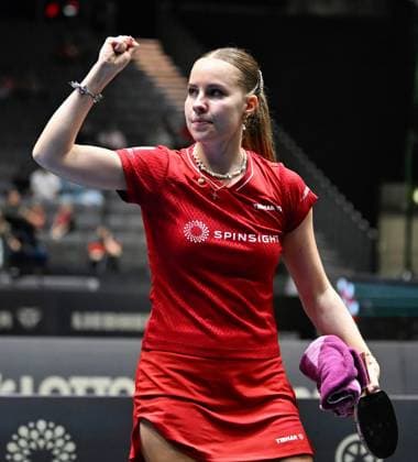 Titelverteidigerin Annett Kaufmann (SV DJK Kolbermoor) erreicht durch einen Sieg über Nina Mittelham (ttc berlin esatside) erneut das DM-Finale Titelverteidigerin Annett Kaufmann (SV DJK Kolbermoor) erreicht durch einen Sieg über Nina Mittelham (ttc berlin esatside) erneut das DM-Finale und greift nach dem dritten Sieg in Folge - Finaltag der Deutschen Meisterschaften der Damen und Herren am 7. Juni 2026 in der Messe Erfurt im Rahmen der 3. Deutschen Tischtennis-Finals in Erfurt. Erfurt Messe Erfurt Thüringen Deutschland