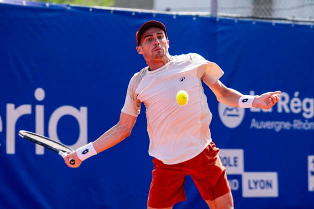 TENNIS : Open Sopra Steria - Lyon Villeurbanne 07 06 2026 Goeffrey BLANCANEAUX (FRA) affronte le suisse Luca STAEHELI lors des qualifications du tournoi de tennis ATP, Tennis Herren Challenger Tour, Open Sopra Steria Ã Lyon-Villeurbanne, le 07 06 2026. Photo Sandrine Thesillat PsNewZ  Copyright: xSandrinexTHESILLATx