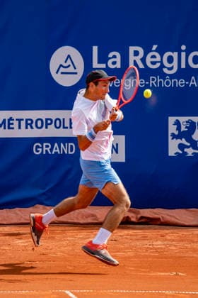TENNIS : Open Sopra Steria - Lyon Villeurbanne 07 06 2026 Le suisse Luca STAEHELI affronte le francais Goeffrey BLANCANEAUX lors des qualifications du tournoi de tennis ATP, Tennis Herren Challenger Tour, Open Sopra Steria Ã Lyon-Villeurbanne, le 07 06 2026. Photo Sandrine Thesillat PsNewZ  Copyright: xSandrinexTHESILLATx