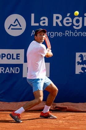 TENNIS : Open Sopra Steria - Lyon Villeurbanne 07 06 2026 Le suisse Luca STAEHELI affronte le francais Goeffrey BLANCANEAUX lors des qualifications du tournoi de tennis ATP, Tennis Herren Challenger Tour, Open Sopra Steria Ã Lyon-Villeurbanne, le 07 06 2026. Photo Sandrine Thesillat PsNewZ  Copyright: xSandrinexTHESILLATx