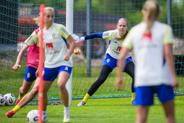 260607 Goalkeeper Elvira Björklund of Sweden during a training session with the womenÂ s under 23 national team, Nationalteam on June 7, 2026 in Kalmar. Photo: Suvad Mrkonjic BILDBYRAN COP 170 SM0469 fotboll football soccer fotball u23 under 23 träning practice training sverige sweden dam bbeng sverige sweden