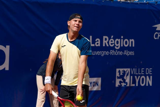 TENNIS : Open Sopra Steria - Lyon Villeurbanne 07 06 2026 Le bulgare Iliyan RADULOV affronte Mariano KESTELBIOM lors des qualifications du tournoi de tennis ATP, Tennis Herren Challenger Tour, Open Sopra Steria Ã Lyon-Villeurbanne, le 07 06 2026. Photo Sandrine Thesillat PsNewZ  Copyright: xSandrinexTHESILLATx
