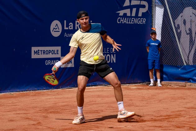 TENNIS : Open Sopra Steria - Lyon Villeurbanne 07 06 2026 Le bulgare Iliyan RADULOV affronte Mariano KESTELBIOM lors des qualifications du tournoi de tennis ATP, Tennis Herren Challenger Tour, Open Sopra Steria Ã Lyon-Villeurbanne, le 07 06 2026. Photo Sandrine Thesillat PsNewZ  Copyright: xSandrinexTHESILLATx