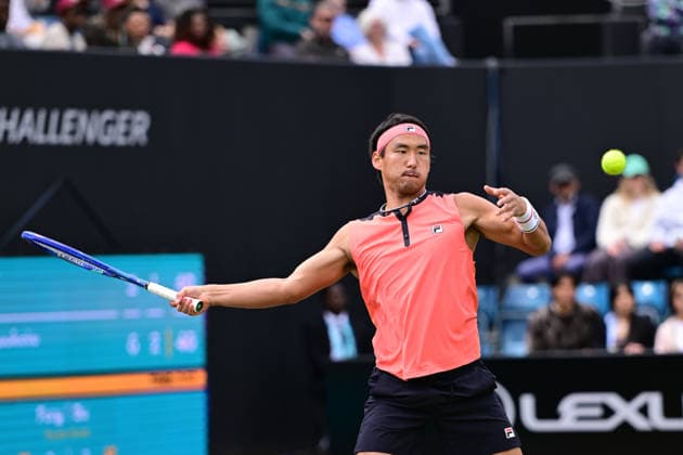 Tennis Lexus Birmingham Open WTA125 ATP, Tennis Herren Challenger Yunchaokete Bu of China returns during the Lexus Birmingham Open WTA125 ATP Challenger tennis at Edgbaston Priory Club, Birmingham, UK on 7 June 2026. Birmingham Edgbaston Priory Club West Midlands UK Editorial use only , Copyright: xDennisxGoodwinx PSI-24321-0015