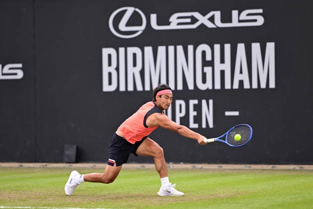 Tennis Lexus Birmingham Open WTA125 ATP, Tennis Herren Challenger Yunchaokete Bu of China returns during the Lexus Birmingham Open WTA125 ATP Challenger tennis at Edgbaston Priory Club, Birmingham, UK on 7 June 2026. Birmingham Edgbaston Priory Club West Midlands UK Editorial use only , Copyright: xDennisxGoodwinx PSI-24321-0024