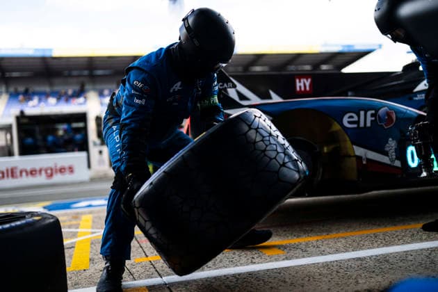 24 HEURES DU MANS 2026 - TEST DAY Alpine Endurance Team mechanic, mecanicien during the Test Day of the 24 Hours of Le Mans 2026, 3rd round of the 2026 FIA World Endurance Championship, on June 7, 2026 on the Circuit des 24 Heures du Mans in Le Mans, France - Le MansFrance  Copyright: xCharlyxLopezx