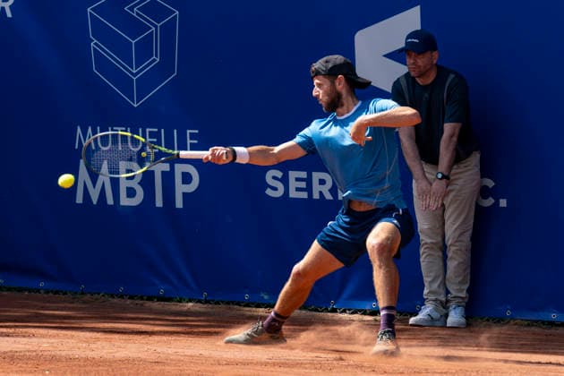 TENNIS : Open Sopra Steria - Lyon Villeurbanne 07 06 2026 Lucas POULAIN (FRA) affronteLoann MASSARD (FRA) en qualification du tournoi de tennis ATP, Tennis Herren Challenger Tour, Open Sopra Steria Ã Lyon-Villeurbanne, le 07 06 2026. Photo Sandrine Thesillat PsNewZ  Copyright: xSandrinexTHESILLATx