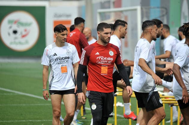 Dernier EntraInement de l Equipe nationale Algerien Gardien Algerien Luca Zidane (C), lors de derniere seance d entrainement de l equipe nationale algerienne, au centre technique national de sidi moussa a Alger en Algerie le 07 Juin 2026, avente depart ver la coupe du Monde 2026 (Photo By Ohtmane APP) Alger Algeria Copyright: xAlgÃ riexPressexPhotosxAPPxOhtmanex xAPPx DSC_4535.jpeg
