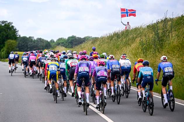 Brussels Cycling Classic 2026 Cycling Race BRUSSEL, BELGIUM - JUNE 07 : Illustration picture of the peloton during the 106th edition of Brussels Cycling Classic an UCI ProSeries 1.Pro one day cycling road race for Men Elite of 206.3 km with start in Brussel and finish in Brussel on June 7, 2026 in Brussel, Belgium, 07 06 2026 ( Motordriver Stephan Boone - Brussel Belgium  Copyright: xTomasxSiskx