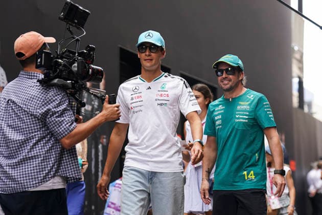 FORMULA ONE MONACO GRAND PRIX 2026 George Russell 63 (GBR) Mercedes and Fernando Alonso 14 (SPA) Aston Martin in the paddock during the Formula 1 Louis Vuitton Monaco Grand Prix 2026, 6th round of the 2026 Formula 1 World Championship, WM, Weltmeisterschaft from June 5th - 7th, 2026 at the Circuit de Monaco, Monte Carlo, Monaco. Credit: Robbie Hoad Every Second Media Editorial use only. All images are copyright Every Second Media Limited. No images may be reproduced without prior permission. Copyright: xIMAGO EveryxSecondxMediax ESM-2024-0375 RobbiexHoadx xEveryxSecondxMediax