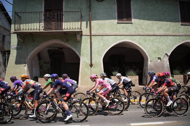 The pink jersey Netherlands™s Anna van der Breggen of Team SD Worx - Protime™s The pack rides during Stage 9 of the Giro d™Italia Women, from Saluzzo to Saluzzo, Italy, Sunday, June 7, 2026.  Copyright: xMarcoxAlpozzi LaPressex