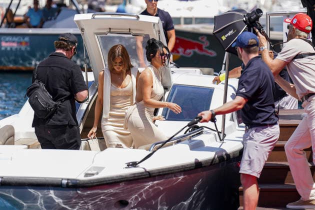 FORMULA ONE MONACO GRAND PRIX 2026 Kim Kardashian and Khloe Kardashian arriving for race day by boat during the Formula 1 Louis Vuitton Monaco Grand Prix 2026, 6th round of the 2026 Formula 1 World Championship, WM, Weltmeisterschaft from June 5th - 7th, 2026 at the Circuit de Monaco, Monte Carlo, Monaco. Credit: Robbie Hoad Every Second Media Editorial use only. All images are copyright Every Second Media Limited. No images may be reproduced without prior permission. Copyright: xIMAGO EveryxSecondxMediax ESM-2024-0384 RobbiexHoadx xEveryxSecondxMediax