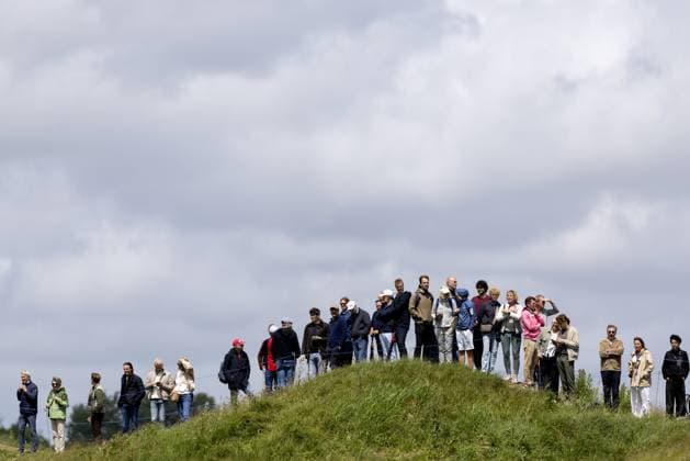 BADHOEVEDORP - Spectators on the final day of the KLM Open golf tournament at golf club The International. SANDER KONING ANP xVIxANPxSportx xxANPxIVx 560373833 originalFilename: 560373833.jpg