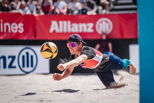 Beachvolleyball Frauen Allianz German Beach Tour 2026 Tourstop Berlin 07.06.2026 Melanie Gernert springt zum Ball Berlin Funkhaus Beach Berlin Deutschland
