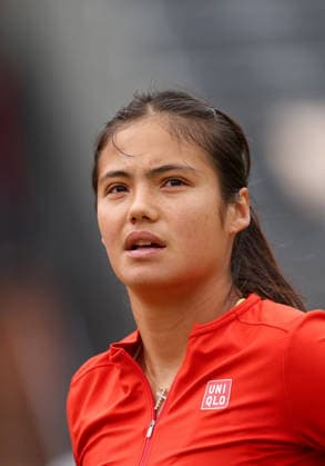 Emma Raducanu of GBR in action during practice HSBC Queen s Club Championships, Day Two, Tennis, Queen s Club, West Kensington, London, UK - 07 Jun 2026London Queen s Club United Kingdom  Copyright: xEllaxLing Shutterstockx 16915783cf