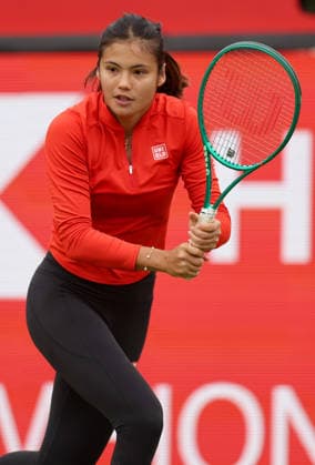 Emma Raducanu of GBR in action during practice HSBC Queen s Club Championships, Day Two, Tennis, Queen s Club, West Kensington, London, UK - 07 Jun 2026London Queen s Club United Kingdom  Copyright: xEllaxLing Shutterstockx 16915783ca