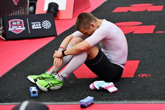 GER; Ironman Hamburg 07.06.2026, GER; Ironman Hamburg, Jedermaenner im Bild Martin Kodewitz (GER) kommt als erster Jedermann durch das ZIel