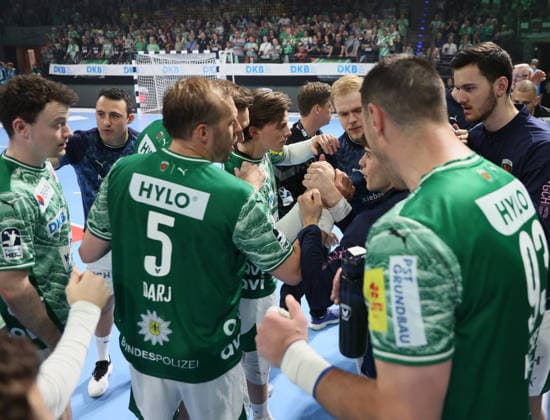 GER HBL Saison 2025 2026 FÜCHSE Berlin vs SG Flensburg-Handewitt, 07.06.26, Max-Schmeling-Halle, Berlin, Einschwören, vor dem Spiel, Team FÜCHSE Berlin