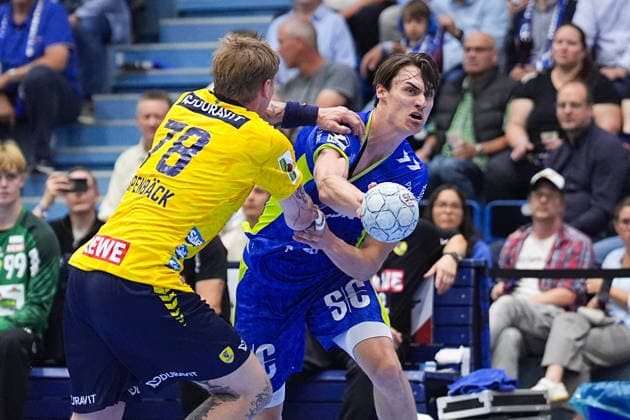 07.06.2026, xydrx, Handball, 1.HBL, VfL Gummersbach - Rhein-Neckar Löwen, Schwalbe-Arena: Edwin Aspenbaeck (Rhein-Neckar Loewen, 78) im Zweikampf gegen Miro Schluroff (VfL Gummersbach, 15)