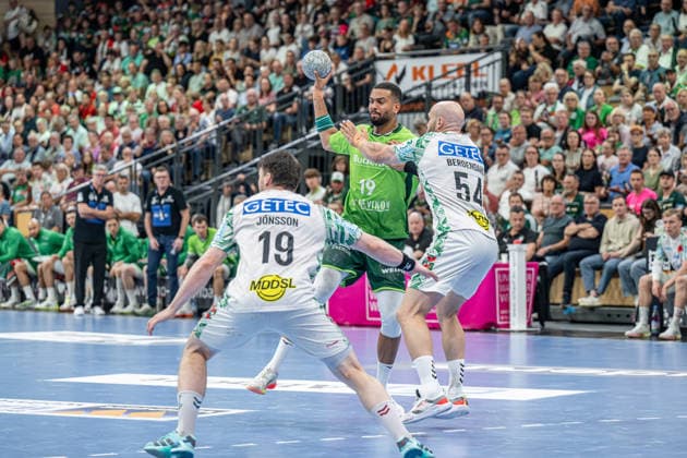 Handball Bundesliga; HSG Wetzlar - SC Magdeburg, 07.06.26 Philipp Ahouansou (HSG Wetzlar, 19), Elvar Oern Jonsson (SC Magdeburg, 19), Oscar Bergendahl (SC Magdeburg, 54) Handball Bundesliga; HSG Wetzlar - SC Magdeburg: Wetzlar, 07.06.26