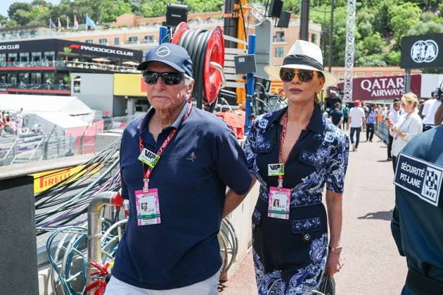 Michael Douglas und Catherine Zeta-Jones in der Boxengasse, Rennen, Grosser Preis von Monaco, Motorsport, Herren, Formel 1, 07.06.2026 Monte Carlo Monaco MCO