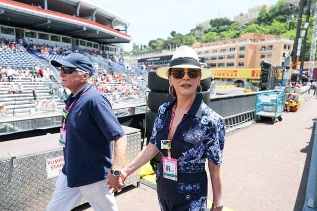 Michael Douglas und Catherine Zeta-Jones in der Boxengasse, Rennen, Grosser Preis von Monaco, Motorsport, Herren, Formel 1, 07.06.2026 Monte Carlo Monaco MCO