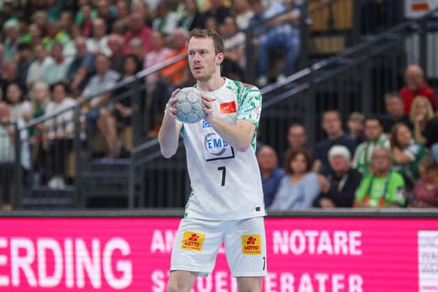 07.06.2026, xgox, Handball - Daikin HBL HSG Wetzlar - SC Magdeburg emspor, v.l. Felix Claar (Magdeburg, 7) am Ball, plays the ball Wetzlar