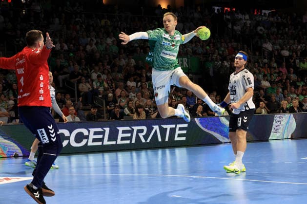 DEU, DHB, 1.HBL, Fuechse Berlin vs. Flensburger-Handewitt, 07.06.2026, Max-Schmeling-Halle, Berlin, DEU, DHB, 1.HBL, Fuechse Berlin vs. Flensburger-Handewitt, im Bild Mathias Gidsel (Fuechse Berlin 19), Benjamin Buric (Flensburg Handewitt 1), Johannes Golla (Flensburg Handewitt 4)
