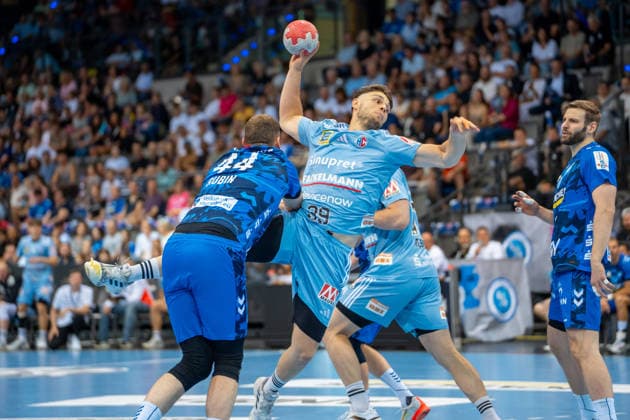 Handball I Herren I Saison 2025-2026 I Bundesliga I 34. Spieltag I TVB Stuttgart - HC Erlangen I 07.06.2026 Tobias Buck (39, HC Erlangen) im Wurf Stuttgart Porsche Arena Baden-Württemberg Deutschland