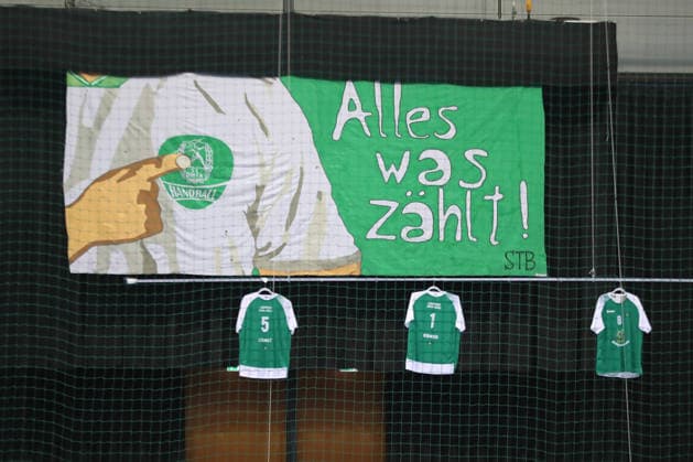 Handball DAIKIN HBL, SC DHfK Leipzig - GWD Minden; 07.06.2026 Transparent mit der Botschaft: Alles was zählt! Symbolbild, Feature. Handball, DAIKIN HBL, 1. Bundesliga, Saison 2025 2026, 34. Spieltag: SC DHfK Leipzig vs. GWD Minden am 07.06.2026 in der Quarterback Immobilien Arena Leipzig.