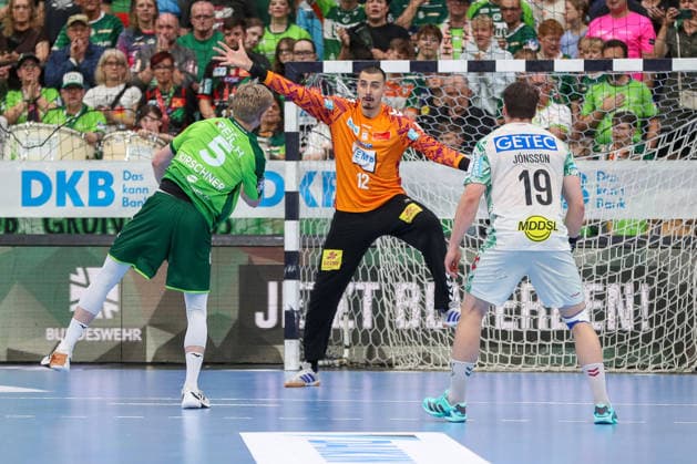 07.06.2026, xgox, Handball - Daikin HBL HSG Wetzlar - SC Magdeburg emspor, v.l. Matej Mandic (Magdeburg, 12) beim Siebenmeter gegen Kirschner (Wetzlar, 5) Wetzlar