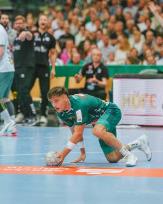 Lucas Krzikalla (SC DHfK Leipzig, 8) SC DHfK Leipzig - TSV GWD Minden. Bundesliga, Herren Handball, 25 26, GER, Leipzig, Quarterback Immobilien Arena, Round 34 Leipzig Quarterback Immobilien Arena Sachsen GER Copyright: xBillmanxDubex