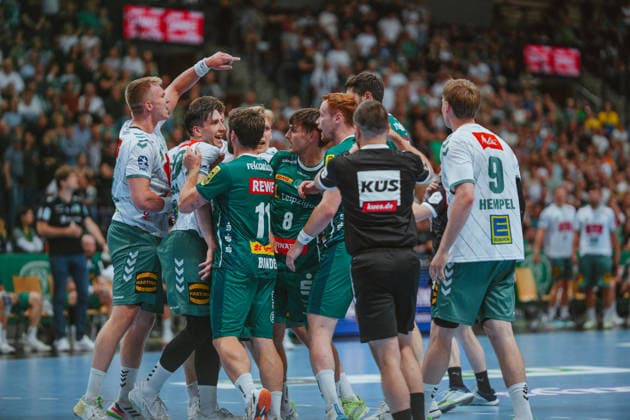 SC DHfK Leipzig - TSV GWD Minden fight SC DHfK Leipzig - TSV GWD Minden. Bundesliga, Herren Handball, 25 26, GER, Leipzig, Quarterback Immobilien Arena, Round 34 Leipzig Quarterback Immobilien Arena Sachsen GER Copyright: xBillmanxDubex