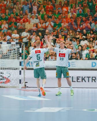 Florian Kranzmann (TSV GWD Minden, 05) and Niclas Benedict Heitkamp (TSV GWD Minden, 23) celebrate SC DHfK Leipzig - TSV GWD Minden. Bundesliga, Herren Handball, 25 26, GER, Leipzig, Quarterback Immobilien Arena, Round 34 Leipzig Quarterback Immobilien Arena Sachsen GER Copyright: xBillmanxDubex