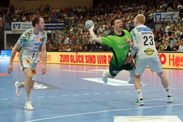 07.06.2026, xovx, Handball Daikin Handball-Bundesliga, HSG Wetzlar - SC Magedeburg v.l. Felix Claar (SC Magdeburg), Justin Müller (HSG Wetzlar), Magnus Saugstrup (SC Magdeburg) Wetzlar Buderus Arena Hessen Deutschland (DE)