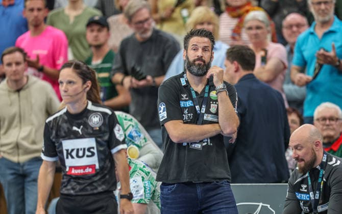 GER, Wetzlar, HSG Wetzlar vs SC Magdeburg, Daikin Handball-Bundesliga, Handball, HBL, Spielzeit 2025 2026, Buderus Arena Wetzlar, 34. Spieltag im Bild: Bennet Wiegert (Trainer SC Magdeburg) DFB DFL REGULATIONS PROHIBIT ANY USE OF PHOTOGRAPHS AS IMAGE SEQUENCES AND OR QUASI-VIDEO, 07.06.2026
