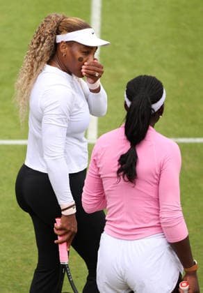 Serena Williams of USA speaks with Victoria Mboko during a practice session at Queen s Club HSBC Queen s Club Championships, Day Two, Tennis, Queen s Club, West Kensington, London, UK - 07 Jun 2026London Queen s Club United Kingdom  Copyright: xEllaxLing Shutterstockx 16915783ek
