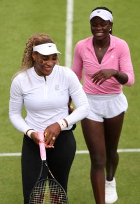 Serena Williams of USA laughs with Victoria Mboko during a practice session at Queen s Club HSBC Queen s Club Championships, Day Two, Tennis, Queen s Club, West Kensington, London, UK - 07 Jun 2026London Queen s Club United Kingdom  Copyright: xEllaxLing Shutterstockx 16915783ef