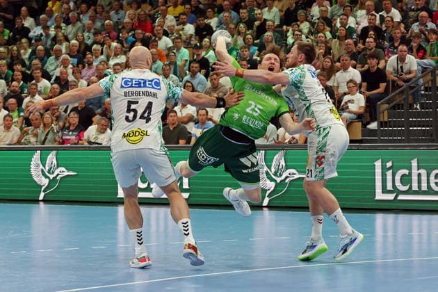 07.06.2026, xovx, Handball Daikin Handball-Bundesliga, HSG Wetzlar - SC Magedeburg v.l. Oscar Bergendahl (SC Magdeburg), Justin Müller (HSG Wetzlar), Lukas Mertens (SC Magdeburg) Wetzlar Buderus Arena Hessen Deutschland (DE)