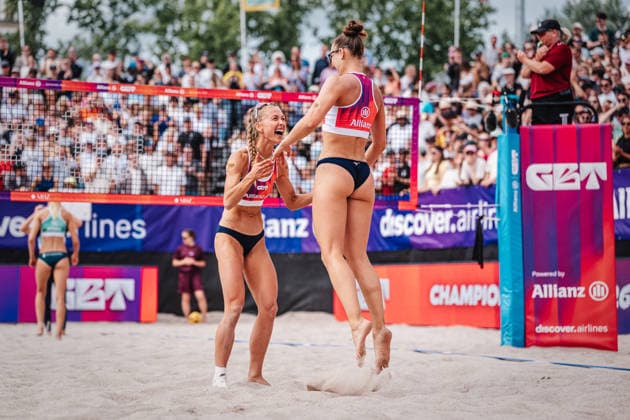 Beachvolleyball Frauen Allianz German Beach Tour 2026 Tourstop Berlin 07.06.2026 v.l. Paula Schürholz und Elea Beutel gewinnen das Turnier in Berlin und Jubeln Berlin Funkhaus Beach Berlin Deutschland