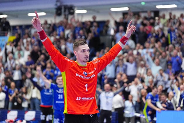 07.06.2026, xydrx, Handball, 1.HBL, VfL Gummersbach - Rhein-Neckar Löwen, Schwalbe-Arena: Dominik Kuzmanovic (VfL Gummersbach, 1) bejubelt seinen gehaltenen sieben Meter und damit den Sieg
