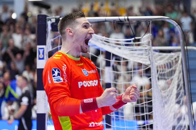 07.06.2026, xydrx, Handball, 1.HBL, VfL Gummersbach - Rhein-Neckar Löwen, Schwalbe-Arena: Dominik Kuzmanovic (VfL Gummersbach, 1) bejubelt seinen gehaltenen sieben Meter und damit den Sieg