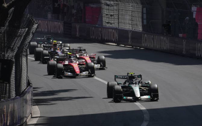 Formel 1 Louis Vuitton Grand Prix Monaco 2026 07.06.2026, Circuit de Monaco, Monte Carlo, Formel 1 Louis Vuitton Grand Prix Monaco 2026 ,im Bild Rennstart:, Andrea Kimi Antonelli (ITA), Mercedes-AMG Petronas Formula One Team, Lewis Hamilton (GBR), Scuderia Ferrari HP, Charles Leclerc (MCO)