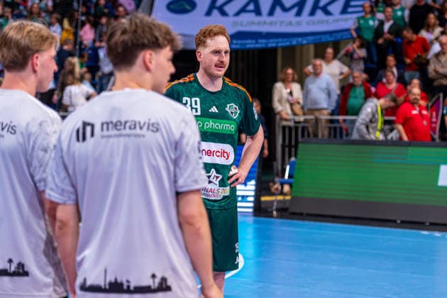 Lukas Stutzke (TSV Hannover-Burgdorf, Nr. 39) (v.l.), TSV Hannover-Burgdorf (grün) gegen MT Melsungen (rot) am 34. Spieltag der Saison 2025 2026 in der DAIKIN Handball-Bundesliga (07.06.2026, ZAG Arena (Hannover, GER),