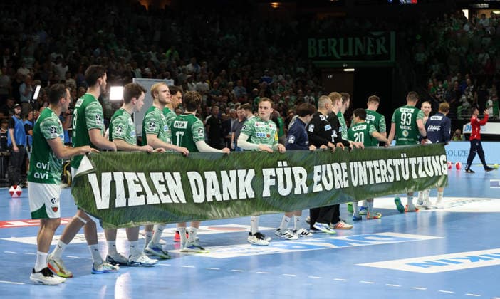 Füchse Mannschaft dankt den Fans Handball HBL Bundesliga Herren 34. Spieltag Saison 2025 2026 07.06.2026 Füchse Berlin vs SG Flensburg Handewitt
