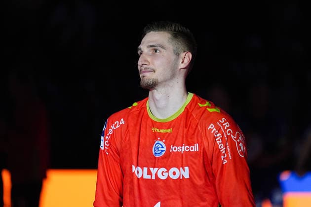 07.06.2026, xydrx, Handball, 1.HBL, VfL Gummersbach - Rhein-Neckar Löwen, Schwalbe-Arena: Dominik Kuzmanovic (VfL Gummersbach, 1) bei seiner Verabschiedung