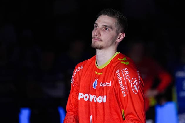 07.06.2026, xydrx, Handball, 1.HBL, VfL Gummersbach - Rhein-Neckar Löwen, Schwalbe-Arena: Dominik Kuzmanovic (VfL Gummersbach, 1) bei seiner Verabschiedung