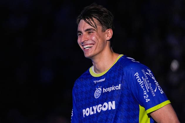 07.06.2026, xydrx, Handball, 1.HBL, VfL Gummersbach - Rhein-Neckar Löwen, Schwalbe-Arena: Julian Koester (VfL Gummersbach, 7) bei seiner Verabschiedung
